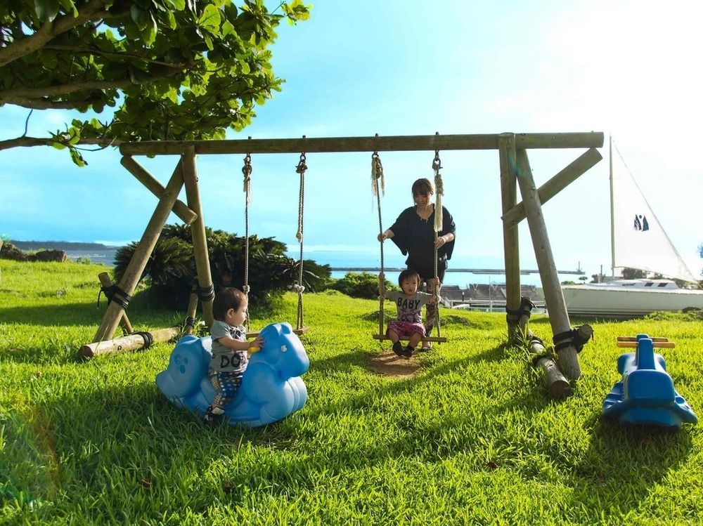 Marine Piazza Okinawa Hotel Мотобу Екстериор снимка
